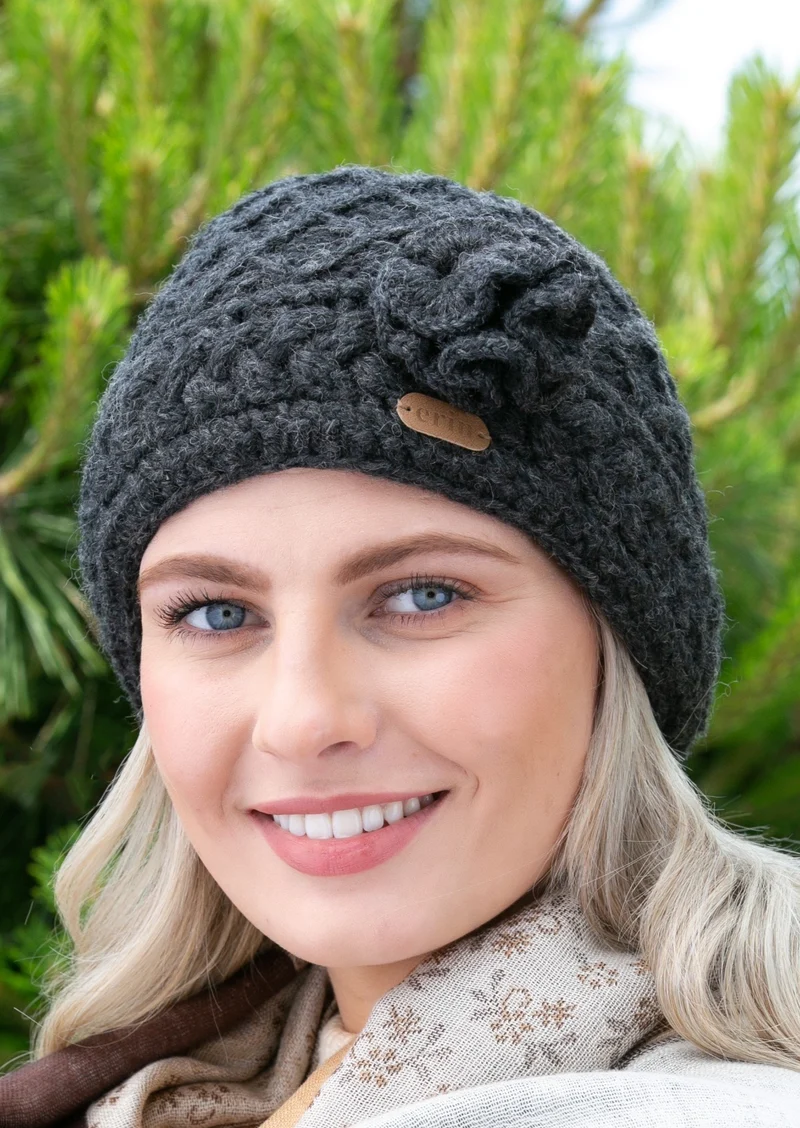Erin Aran Trellis Flower Hat | Charcoal
