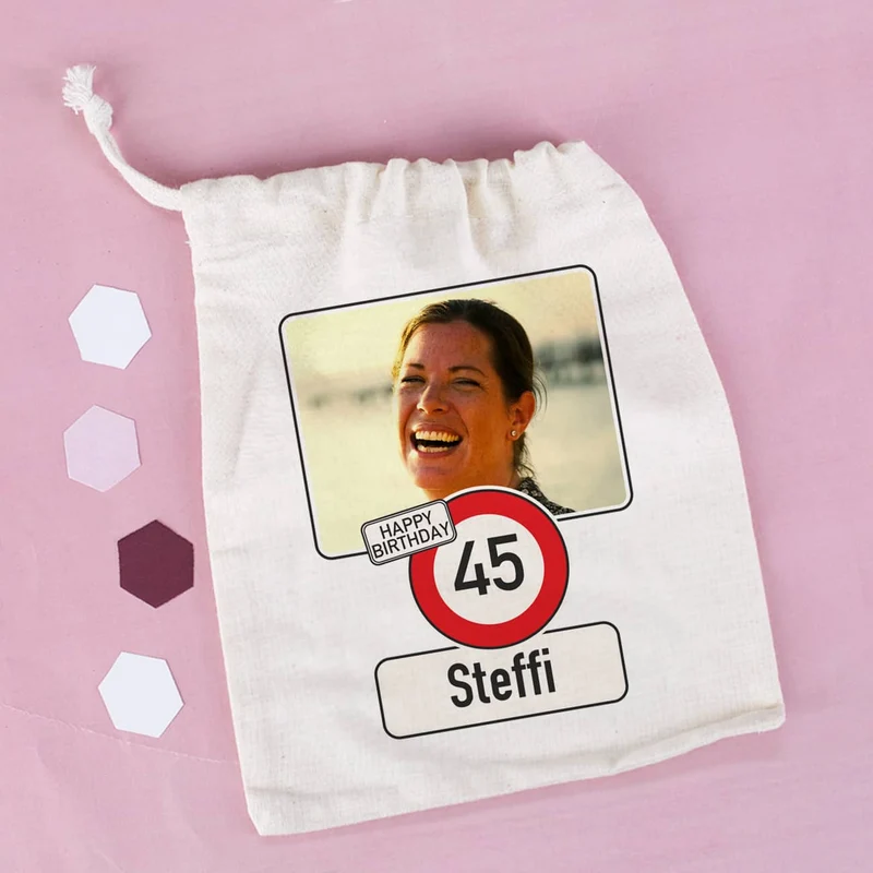 Kleiner Geschenksack zum Geburtstag mit Verkehrszeichen, Foto, Alter & Name