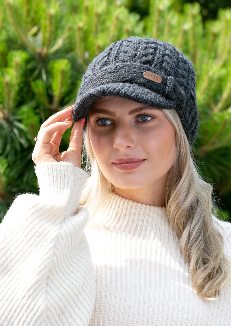 Erin Aran Cable Peak Hat | Charcoal