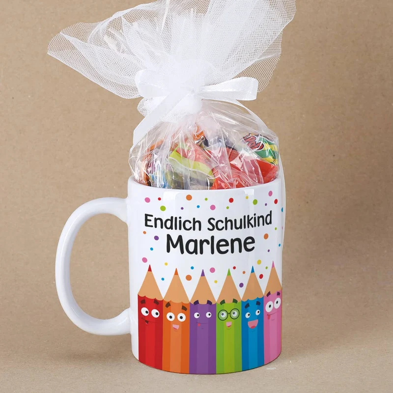 Endlich Schulkind Tasse mit lustigem Stiftemotiv und Namensaufdruck