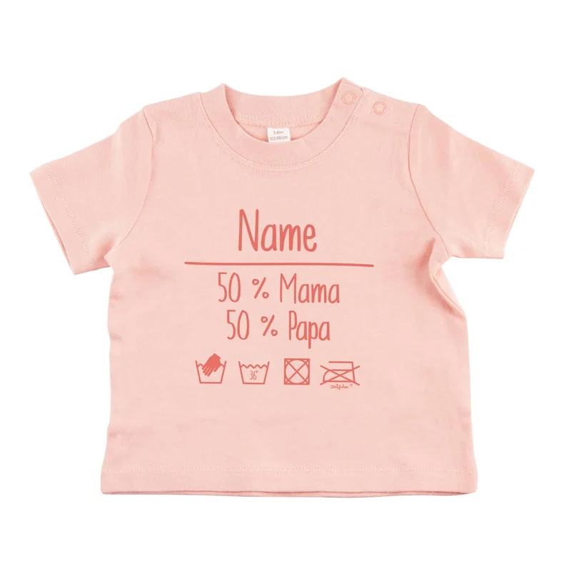 T-Shirt mit Baby-Waschanweisung und Namensaufdruck