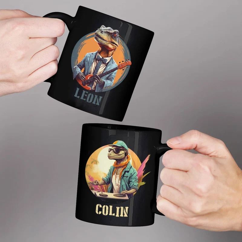 Coole Tasse in schwarz mit Crazy-Dinos und Ihrem Wunschnamen bedruckt
