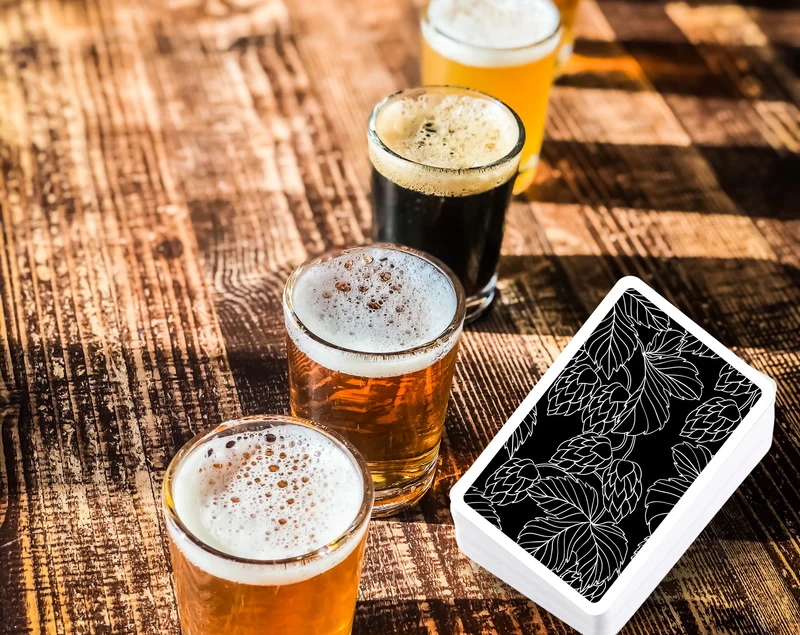 BEER QUARTET | The Ultimate Beer Learning Game | 32 Beer Styles from around the world from Alt to Zwickel | 100+ Food Pairing Tips | 2-4 Players