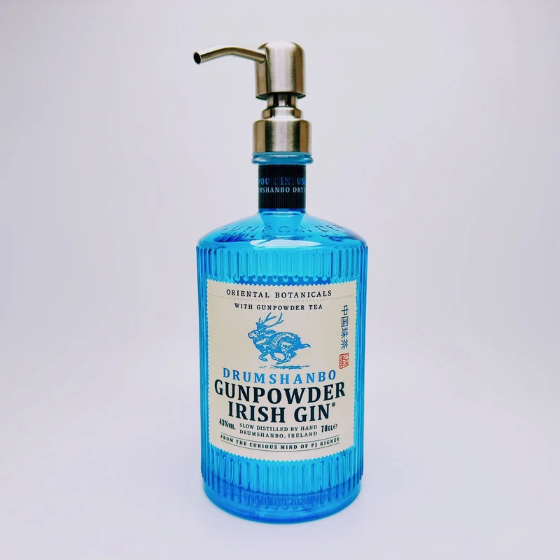 Gin-Seifenspender “Gunpowder“ | Upcycling Pumpspender aus Gunpowder Gin Flasche | Nachfüllbar | Handgemachte Bad Deko Geschenk aus Irland