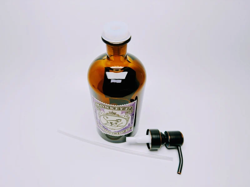 Gin-Seifenspender “Monkey 47“ | Upcycling Pumpspender aus Monkey47 Gin Flasche | Nachfüllbar mit Seife | Bad Deko | Geschenk Schwarzwald