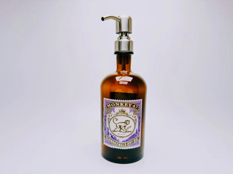 Gin-Seifenspender “Monkey 47“ | Upcycling Pumpspender aus Monkey47 Gin Flasche | Nachfüllbar mit Seife | Bad Deko | Geschenk Schwarzwald