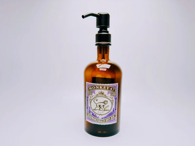Gin-Seifenspender “Monkey 47“ | Upcycling Pumpspender aus Monkey47 Gin Flasche | Nachfüllbar mit Seife | Bad Deko | Geschenk Schwarzwald
