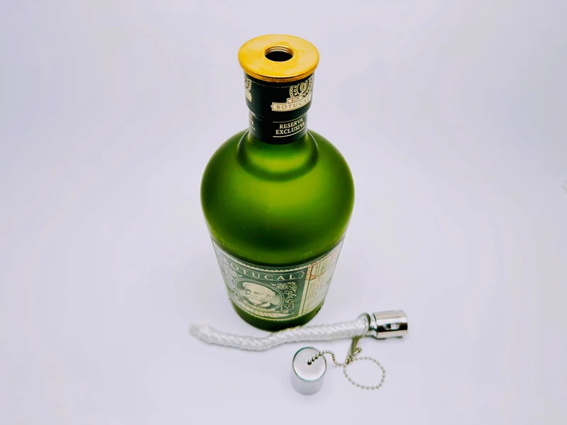 Rum-Öllampe ”Botucal” | Handgemachte Öllampe aus Botucal-Flaschen | Upcycling | Handgemacht | Individuell | Geschenk | Deko | H:23cm - 0,7l