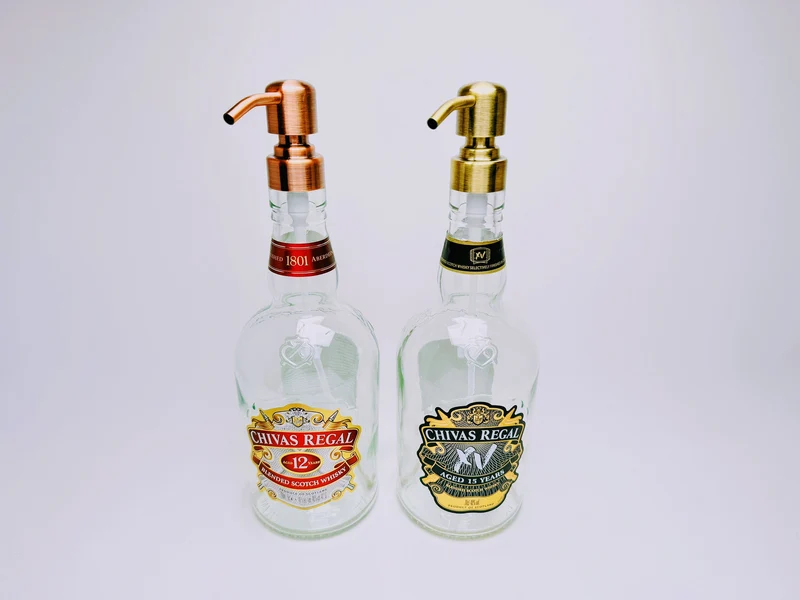 Whisky-Seifenspender “Chivas Charm” | Upcycling Pumpspender aus Chivas Regal Flaschen | Nachfüllbar mit Seife | Bad Deko | Geschenk | H:28cm