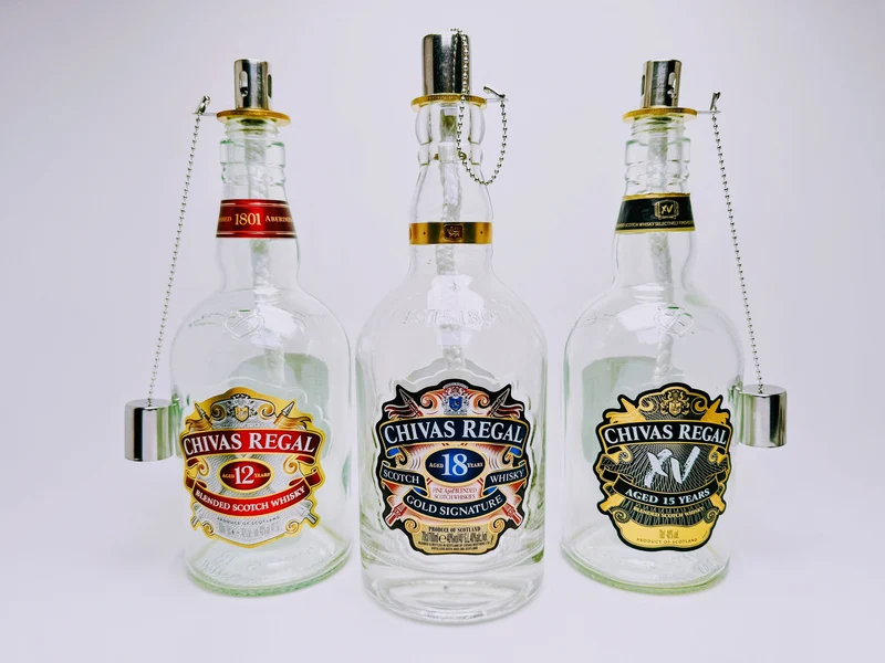 Whisky-Öllampe ”Chivas Glow” | Handgemachte Öllampe aus Chivas Regal Flaschen | Upcycling | Individuell | Geschenk | Schottland | Deko