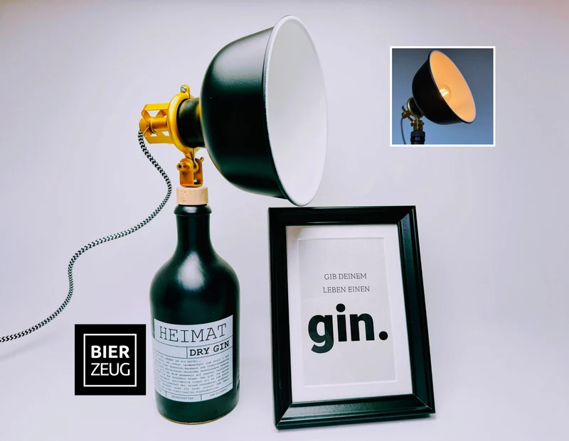 Heimat Gin Vintage-Lampe | Handgemachte Upcycling Tischlampe aus Heimat Gin | Einzigartige Geschenkidee | Deko-Licht | Upcycling Leuchte