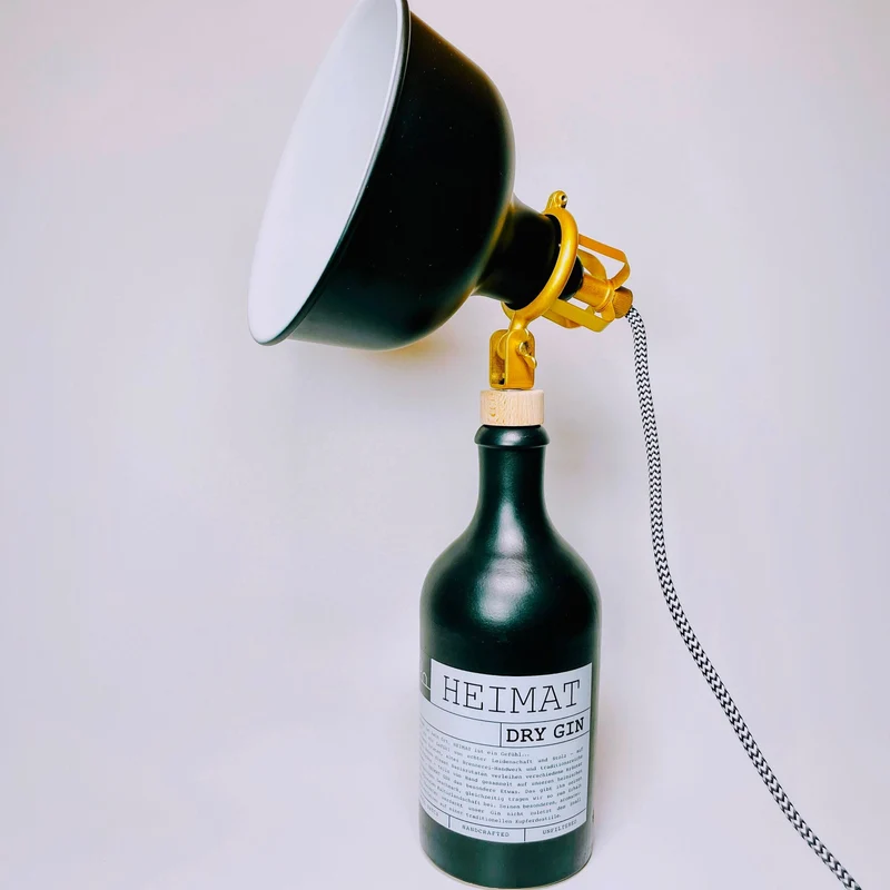 Heimat Gin Vintage-Lampe | Handgemachte Upcycling Tischlampe aus Heimat Gin | Einzigartige Geschenkidee | Deko-Licht | Upcycling Leuchte