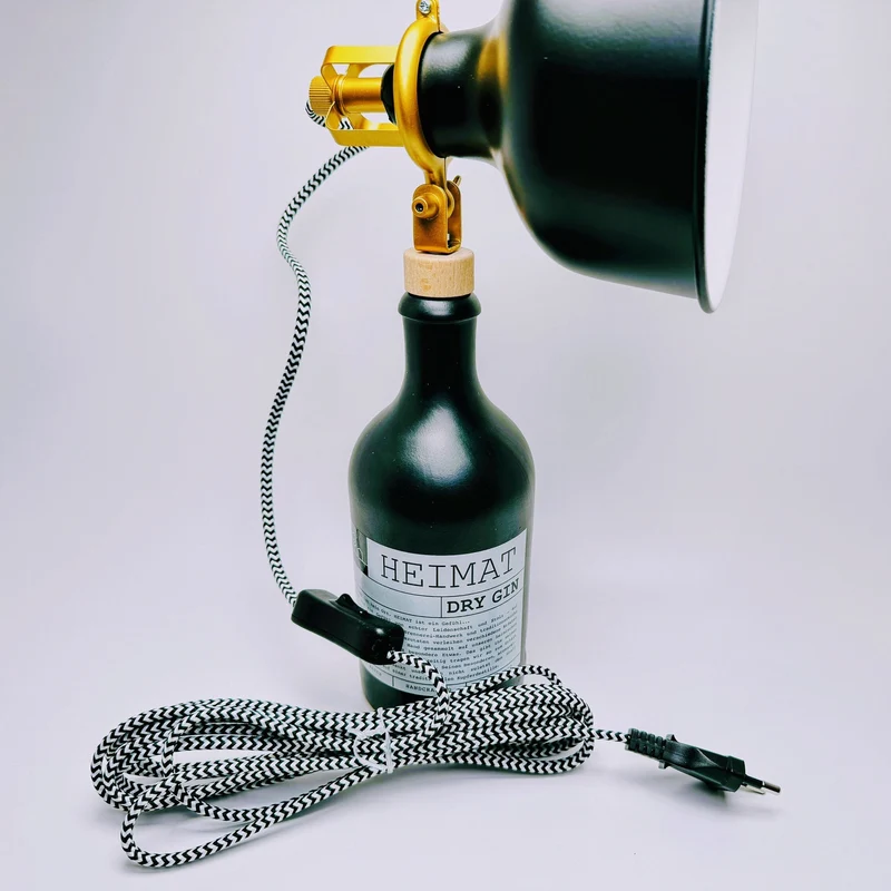 Heimat Gin Vintage-Lampe | Handgemachte Upcycling Tischlampe aus Heimat Gin | Einzigartige Geschenkidee | Deko-Licht | Upcycling Leuchte
