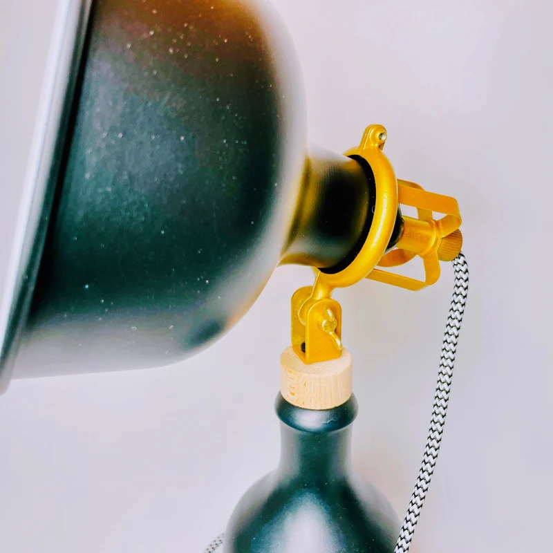 Heimat Gin Vintage-Lampe | Handgemachte Upcycling Tischlampe aus Heimat Gin | Einzigartige Geschenkidee | Deko-Licht | Upcycling Leuchte