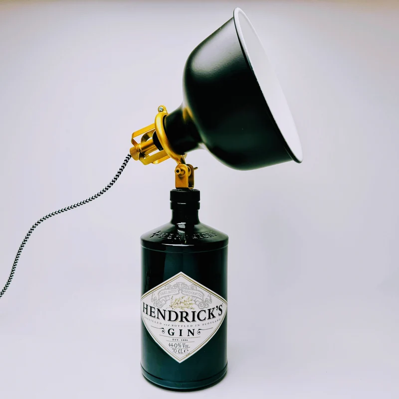 Hendricks Gin Vintage-Lampe | Handgemachte Upcycling Tischlampe | Einzigartige Geschenkidee | Retro Deko-Licht | Upcycling Leuchte