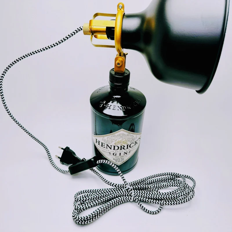 Hendricks Gin Vintage-Lampe | Handgemachte Upcycling Tischlampe | Einzigartige Geschenkidee | Retro Deko-Licht | Upcycling Leuchte