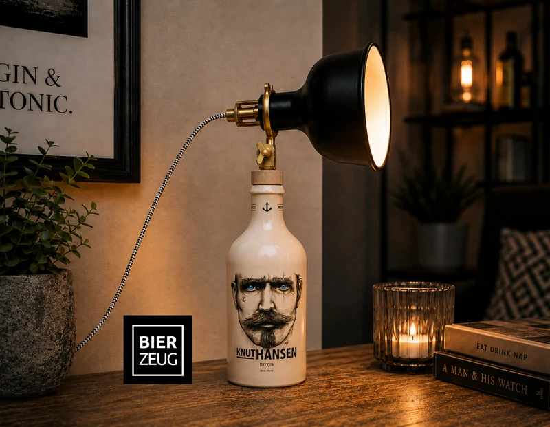Knut Hansen Gin Vintage-Lampe | Handgemachte Upcycling Tischlampe aus Knut Hansen Gin | Einzigartige Geschenkidee | Deko-Licht | Upcycling