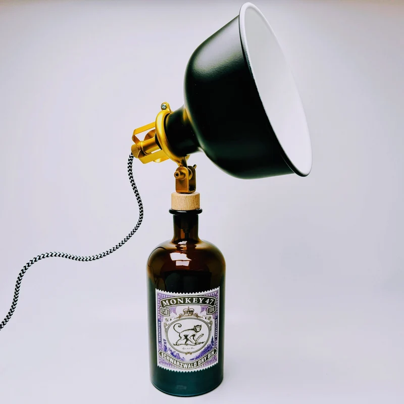 Monkey47 Gin Vintage-Lampe | Handgemachte Upcycling Tischlampe aus Monkey 47 Gin | Einzigartige Geschenkidee | Deko-Licht | Upcycling