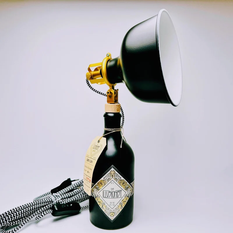 Gin Tischlampe aus echter Ginflasche – Handgemachte Design Lampe im Industrial Look – Upcycling Deko Lampe – Geschenkidee für Gin Liebhaber