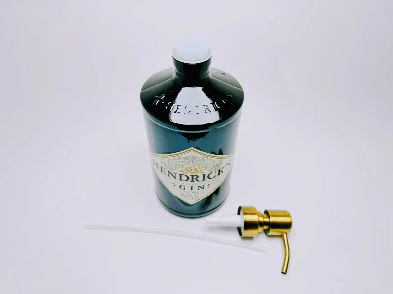 Gin-Seifenspender “Hendricks” | Upcycling Pumpspender aus Hendricks Gin Flasche | Nachfüllbar | Bad Deko Geschenk aus Schottland | 700ml