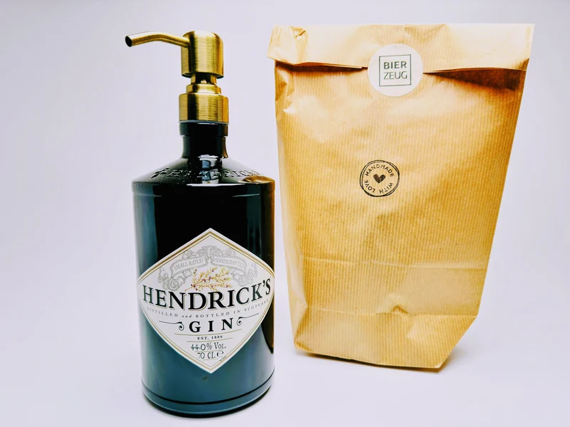 Gin-Seifenspender “Hendricks” | Upcycling Pumpspender aus Hendricks Gin Flasche | Nachfüllbar | Bad Deko Geschenk aus Schottland | 700ml