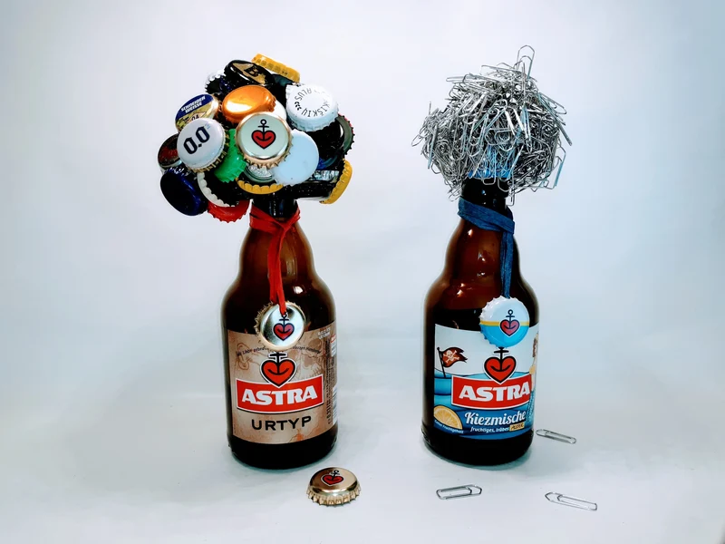 Astra KraftBIERbaum | Magnetischer Kronkorken-Sammler im Hamburg-Style | Upcycling Astra Flasche | Perfekt für Partys | Hält 60+ Kronkorken