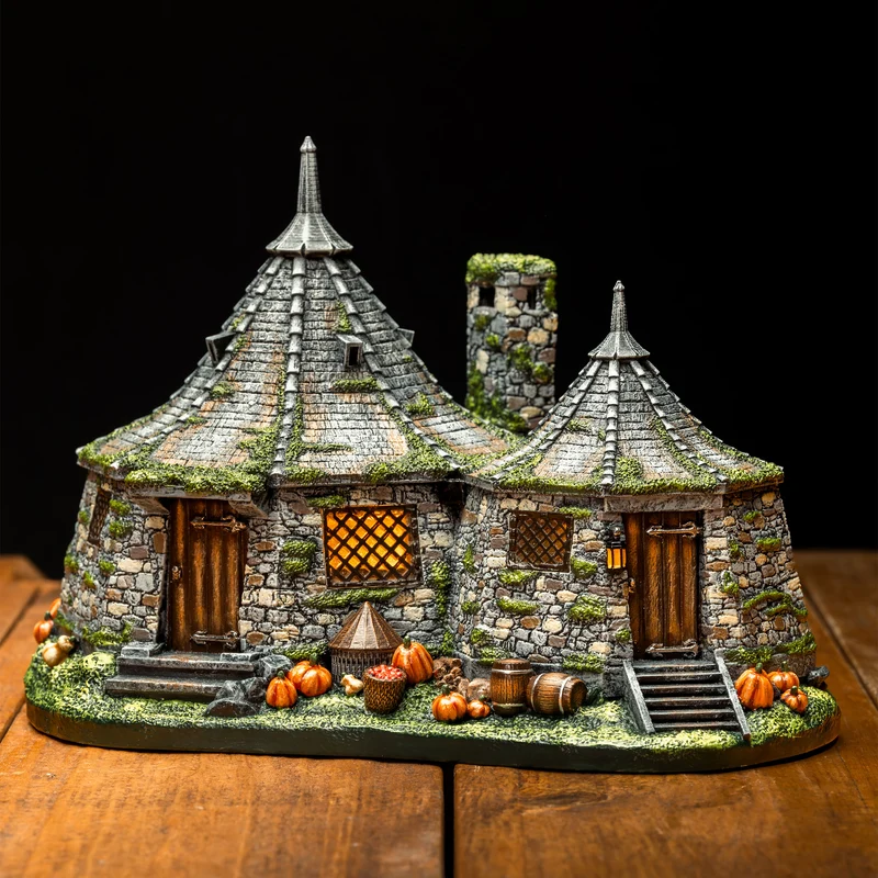 Harry Potter - Hagrids Hütte Miniatur Replik mit LED Leuchtfunktion