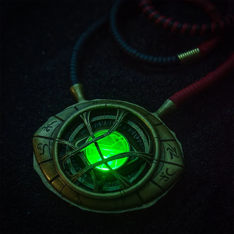 Doctor Strange - Das Auge von Agamotto Kette mit Leuchteffekt