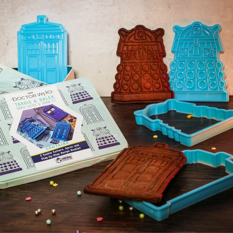 Doctor Who - Tardis und Dalek Keksdose mit Ausstechformen und Schürze