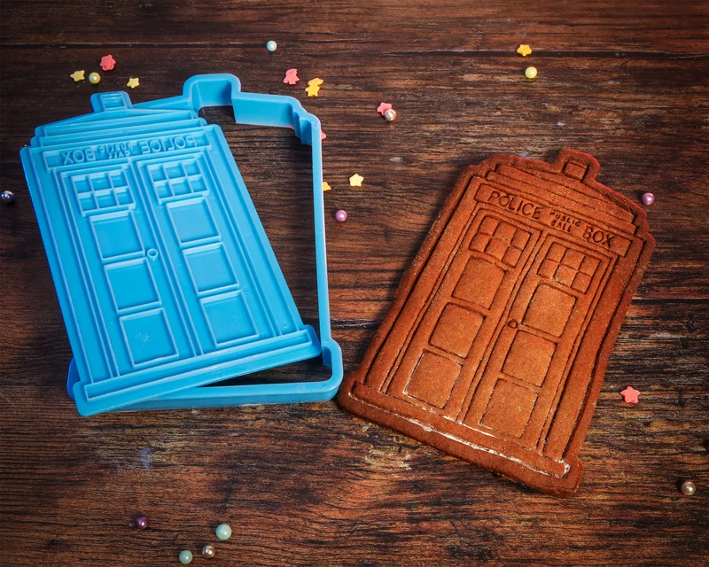 Doctor Who - Tardis und Dalek Keksdose mit Ausstechformen und Schürze