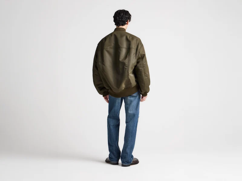 MENS OVERSIZED TIPPED HEM BOMBER JACKET IN MILITARY GREEN