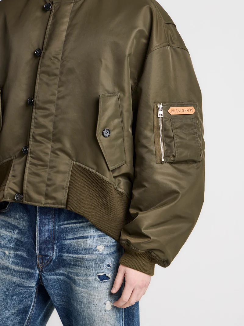 MENS OVERSIZED TIPPED HEM BOMBER JACKET IN MILITARY GREEN