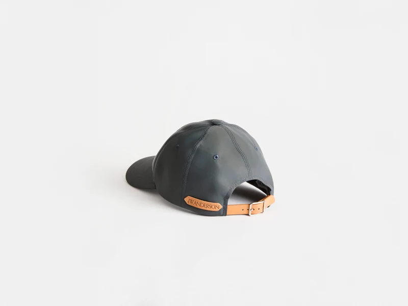 BASEBALL CAP IN DARK GREY