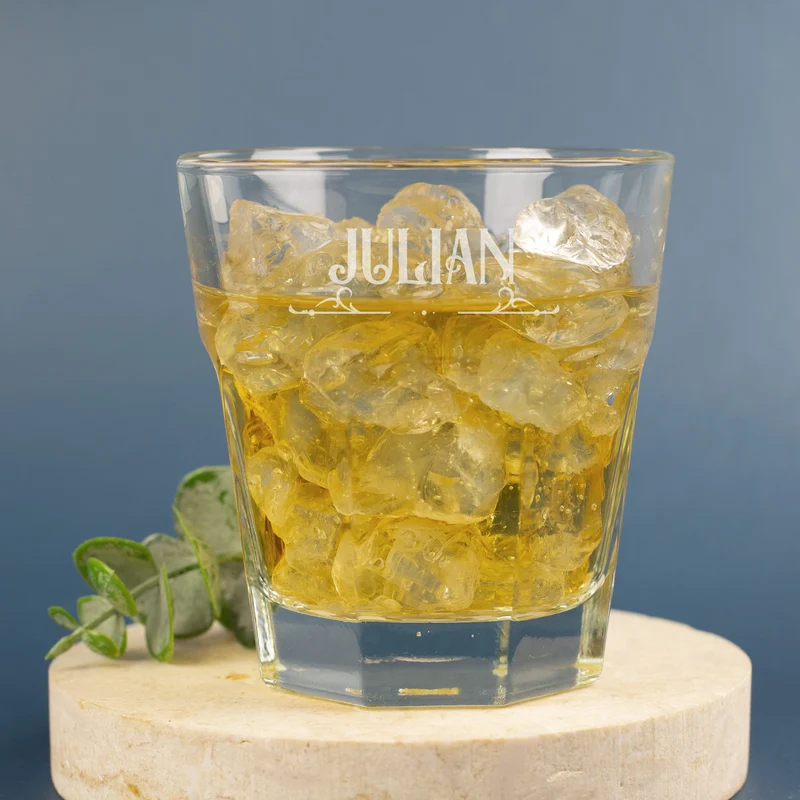 Leonardo Trinkglas mit Gravur von Name & Ornamentmotiv | Personalisiertes Glas als Geschenk