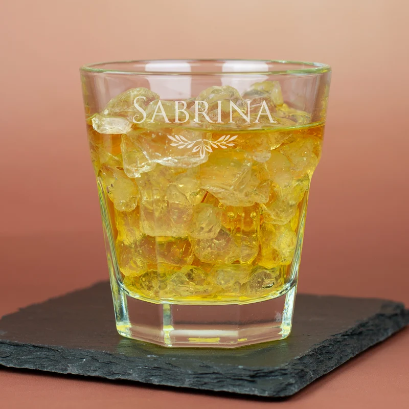 Leonardo Trinkglas mit Gravur von Name & Ornament | Personalisiertes Glas für Getränke & Desserts