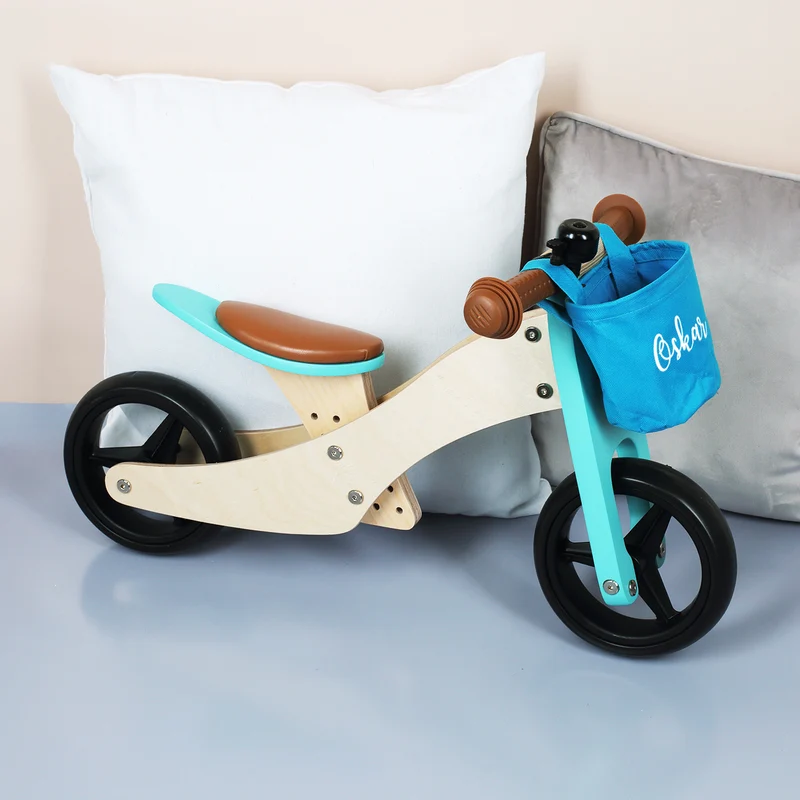 Türkises Laufrad-Trike aus Holz 2-in-1 mit Namensaufdruck