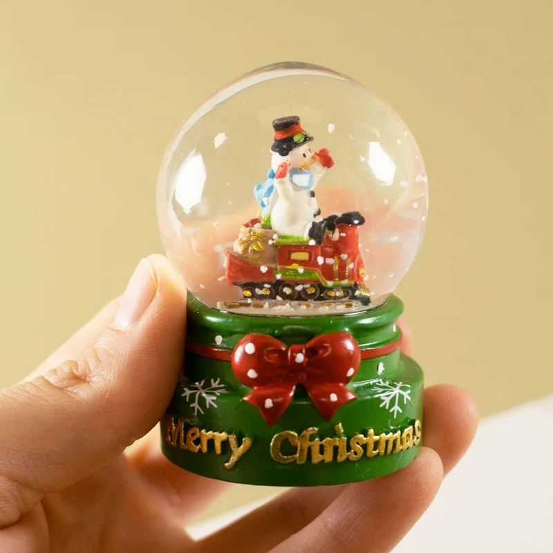 Wunderschöne Schneekugel für die Adventszeit