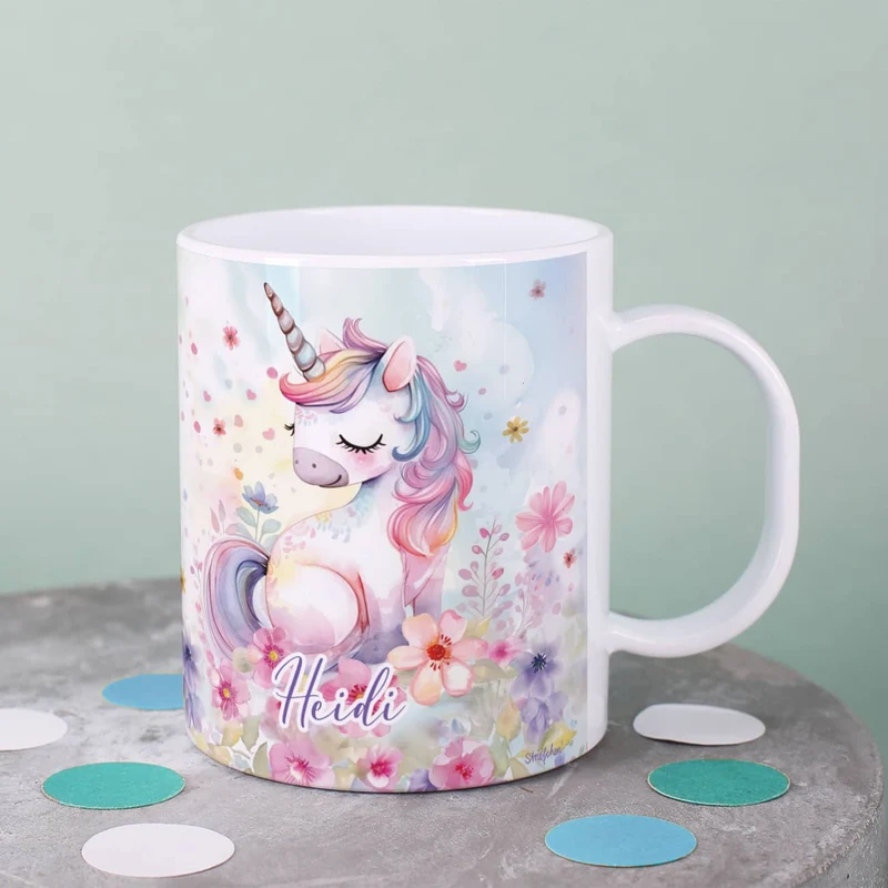 Kunststofftasse mit Einhornmotiv und Wunschname bedruckt