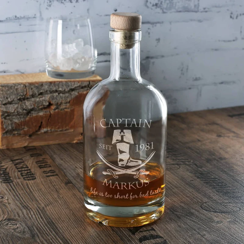 Gravierte Karaffe für Rum mit persönlicher Gravur