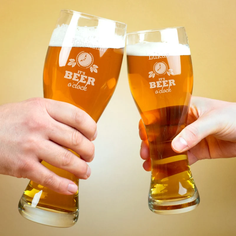 Weizenbierglas Beer o'clock mit Namensgravur in zwei Größen