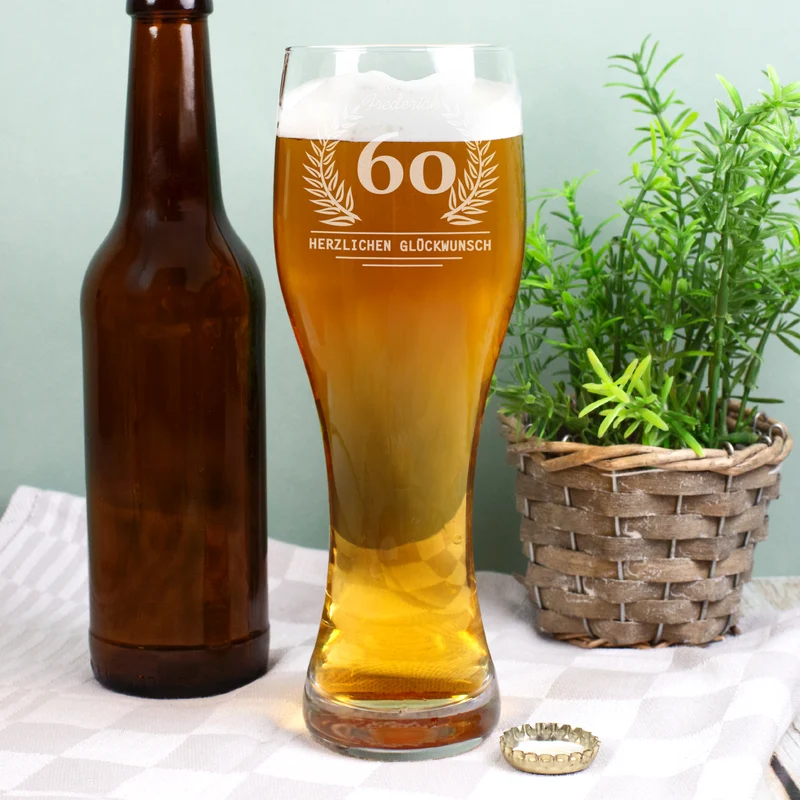 Personalisiertes Weizenglas zum Geburtstag in zwei Größen