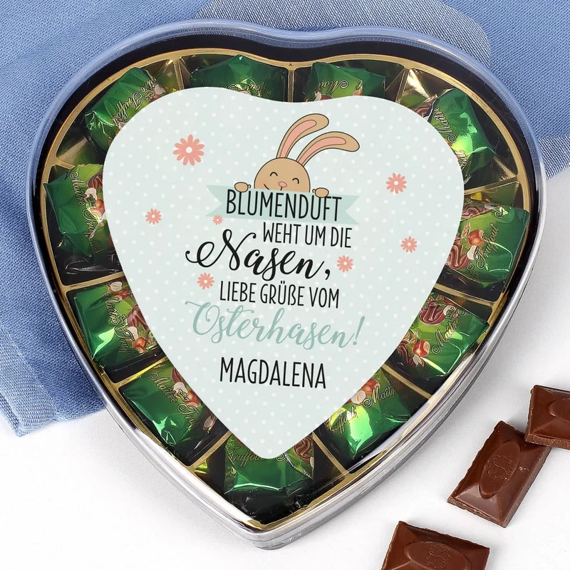 Pralinenherz zu Ostern mit süßem Hasen und Namensaufdruck