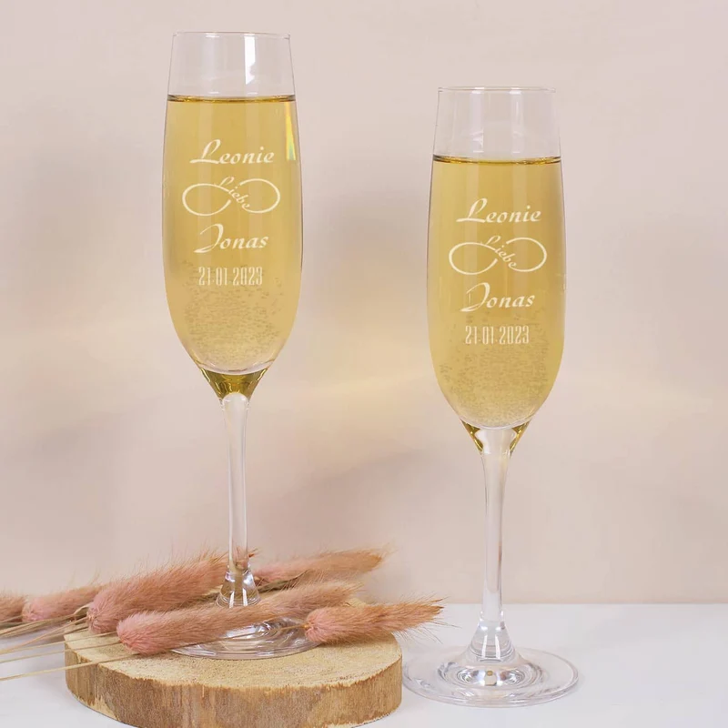 2 Sektgläser zur Hochzeit mit Gravur unendliche Liebe