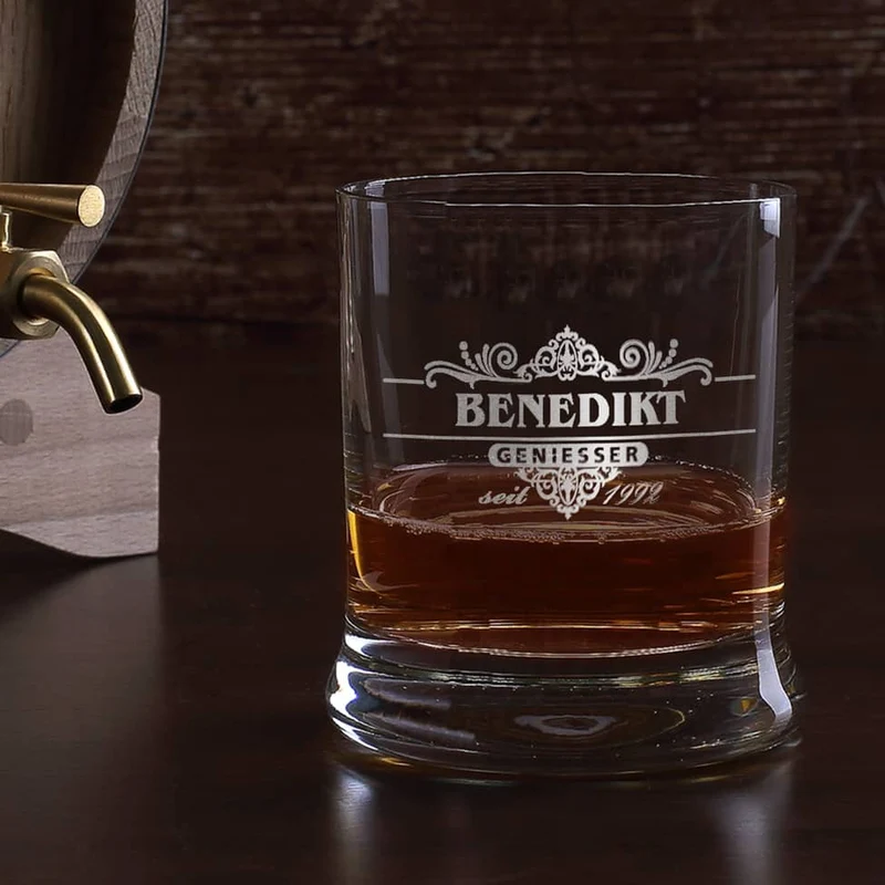 graviertes Whiskyglas Geniesser Limited mit Name und Geburtsjahr