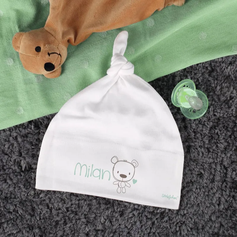 Babymütze in verschiedenen Farben mit Namensaufdruck