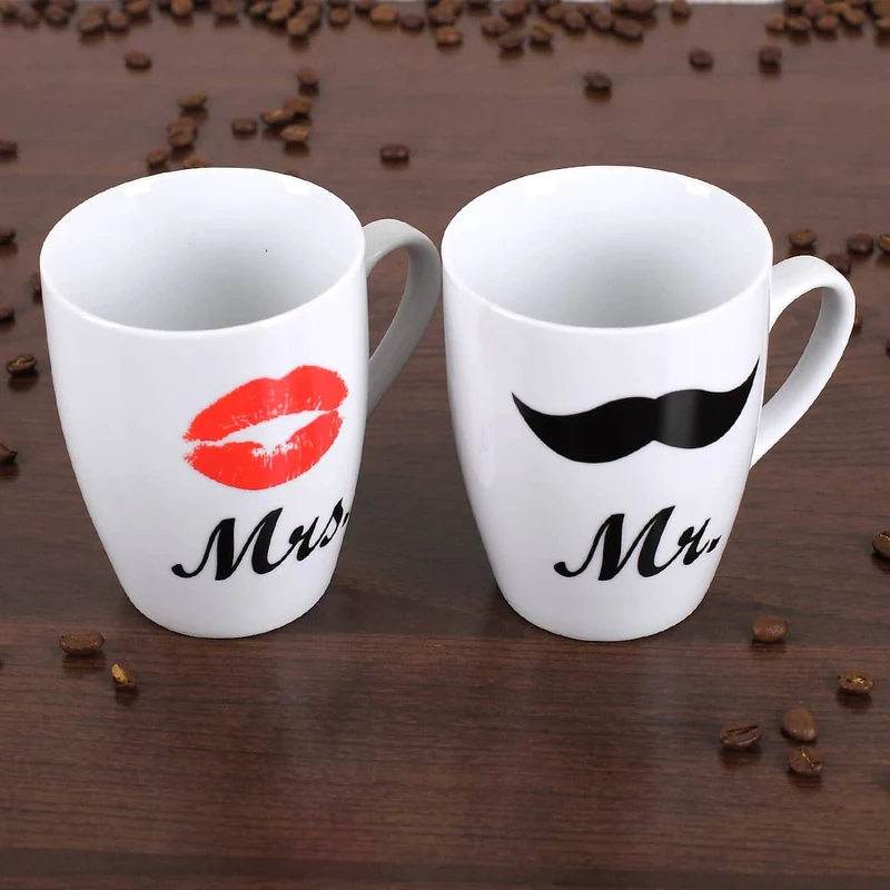 Tassen im Mr. & Mrs. Design, 2er Set in Geschenkverpackung