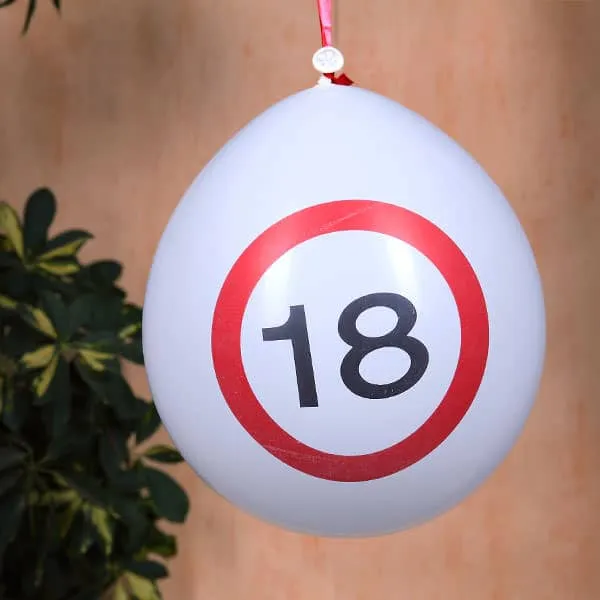 8 Luftballons Verkehrsschild 18