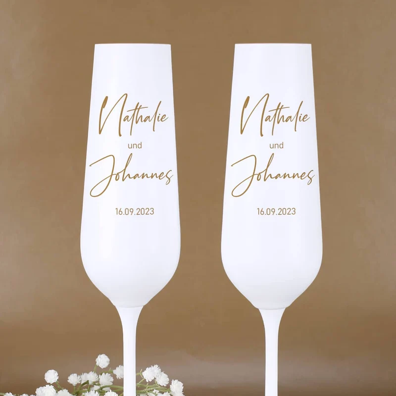 2er Set goldene Sektgläser zur Hochzeit mit modernem Motiv
