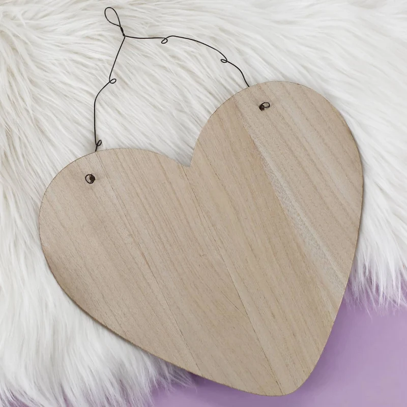 Herz aus Holz zum Aufhängen