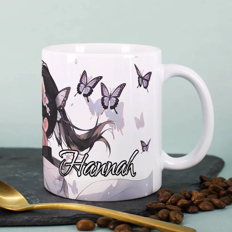 Coole Anime Tasse mit sechs Charakteren und Name